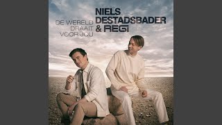 Video thumbnail of "Niels Destadsbader - De Wereld Draait Voor Jou"
