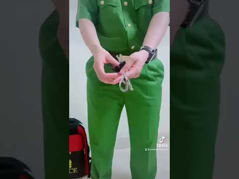 Video Quà tặng chú công an cực chất - youtube
