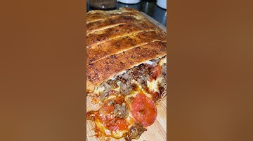 Viral Stuffed Pizza 🍕 | Quick and easy! Perfect appetizer #cooking #calzone #stromboli