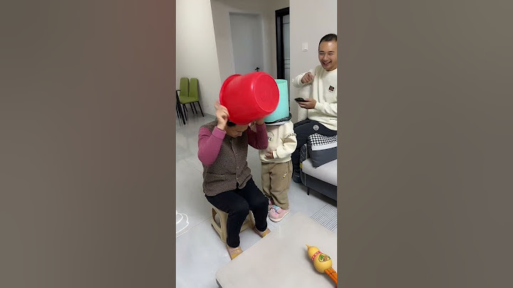 给爸爸表演个模魔术，又被闺女套路了吧！#funny#萌娃#搞笑#整蠱