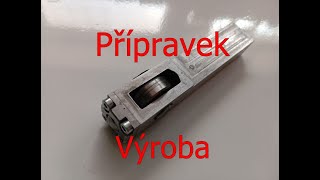 Přípravek pro vylepšení povrchu po soustružení