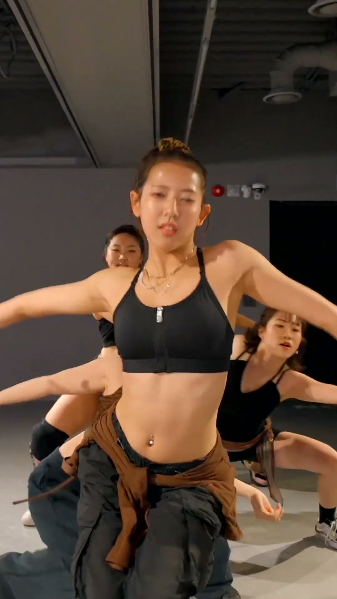 Shake sumn? #hyewon #choreography