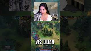 ОДИН ТУТ ГУЛЯЕШЬ? 🤣 #стримерша #leagueoflegends #дотка #dota2 #титандота2 #gaming #дота2 #совкомбанк