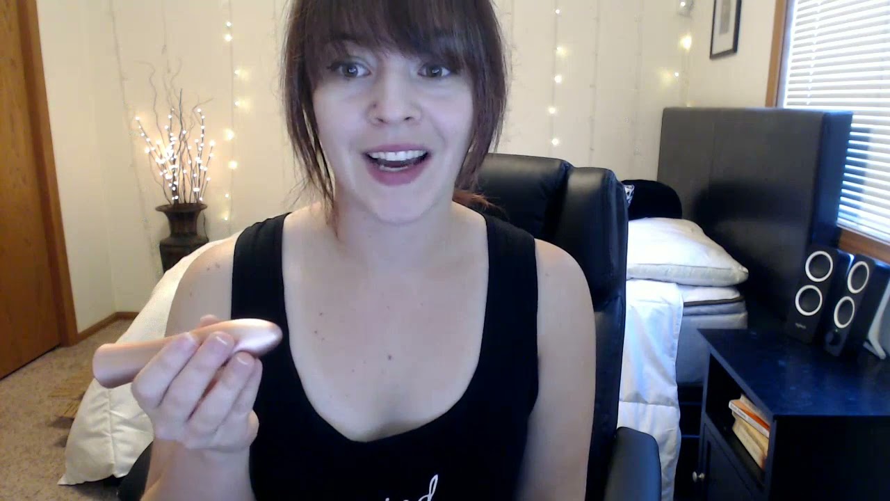 Toy Review - Bougie Bullet Powerful Vibrating Sex Toy Bullet from FemmeFunn