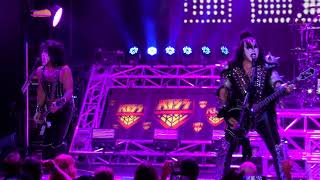 Kiss - Hot & Cold (Live)(Kiss Kruise VII-2017 / Indoorshow One)