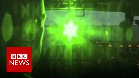 How dangerous are laser pointers to pilots? BBC News