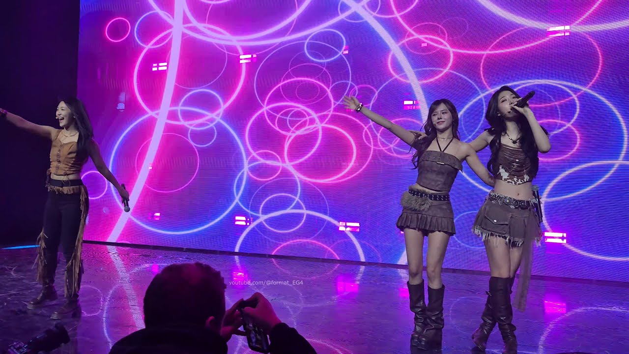 [kpop] EVERGLOW | 에버글로우 - Make Me Feel | Fandom Fest 2025 [Moscow] 26.11.23