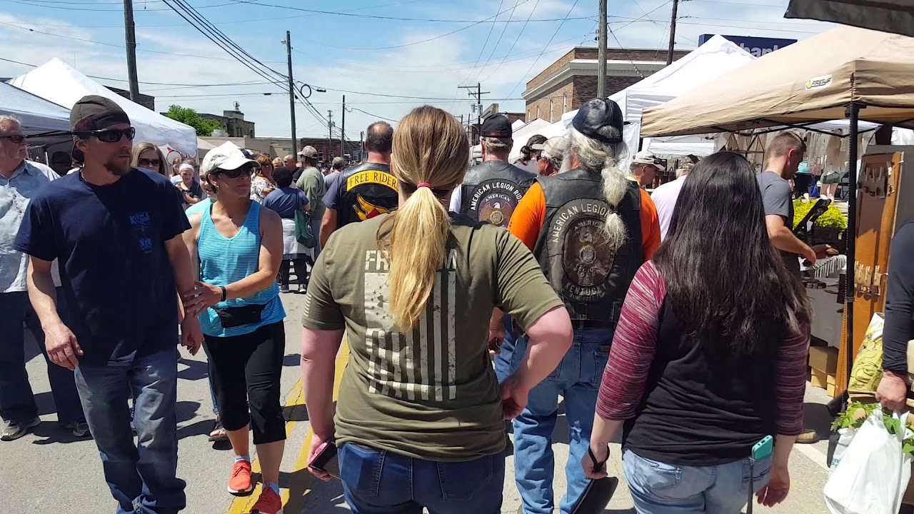 Mountain Mushroom Festival / Big Crowd/ Irvine Kentucky/April 27, 2019