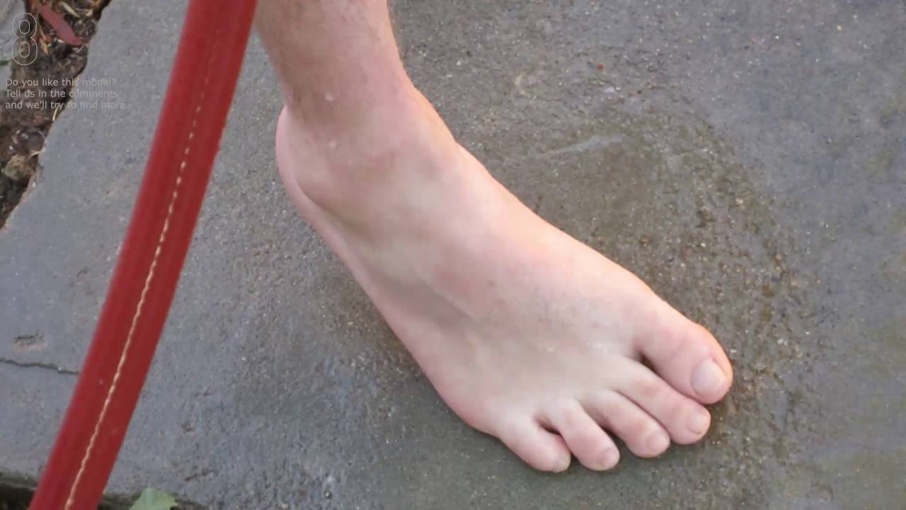 boy feet, male toes, barefoot, sockless.