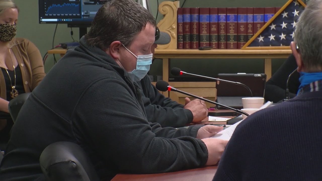 The Fort Scott city commission today voted to accept a "quit claim deed