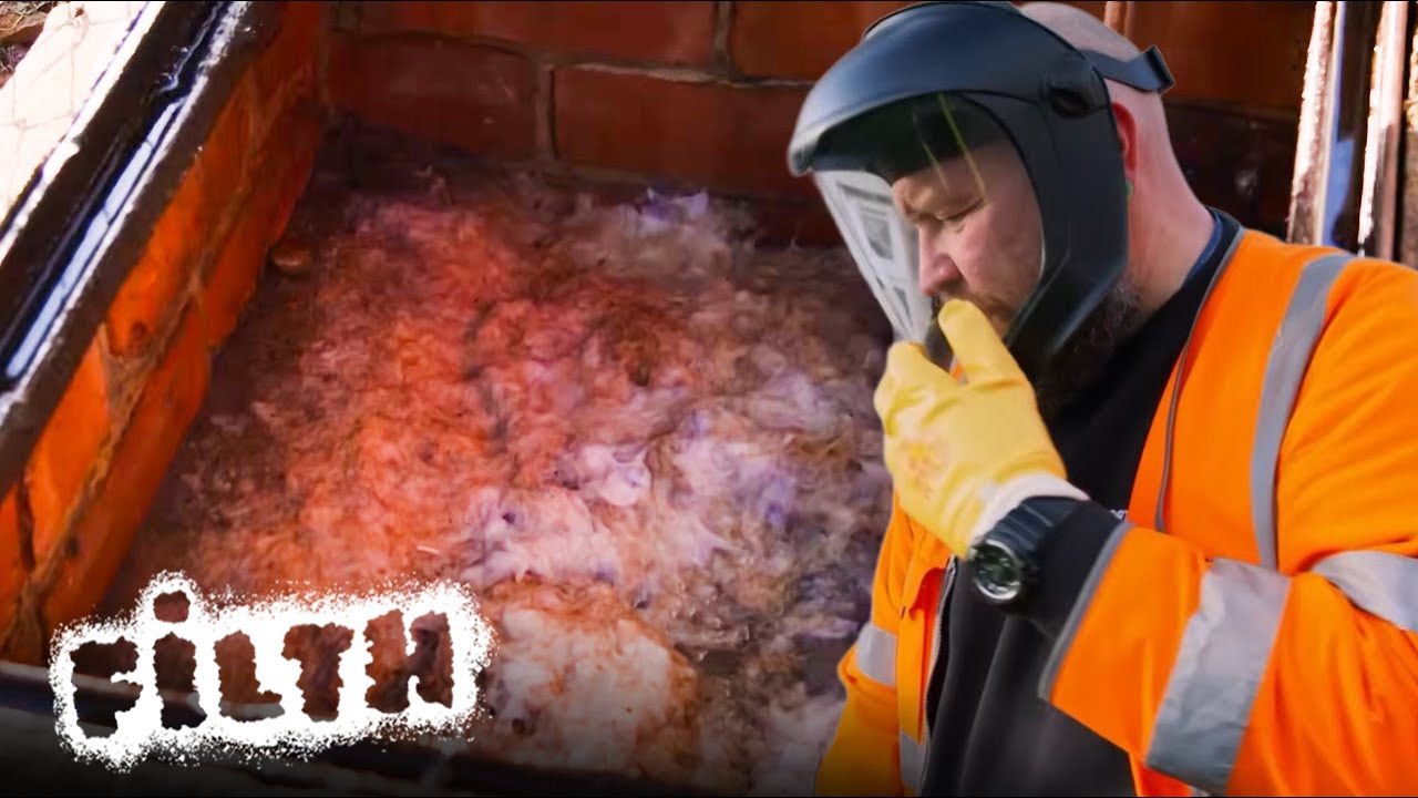 Cleaning a Blocked Sewer | Grime and Punishment | Filth