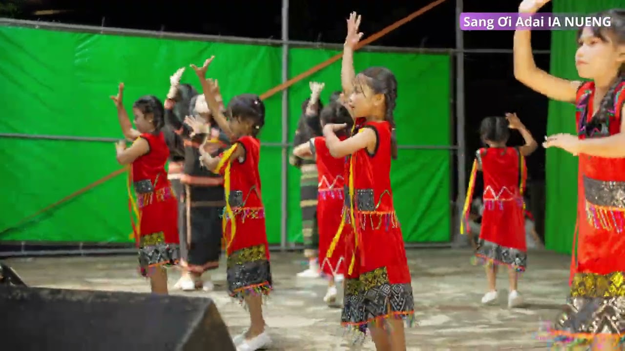 Giáng Sinh 2025 chủ đề "Chúa vào đời"