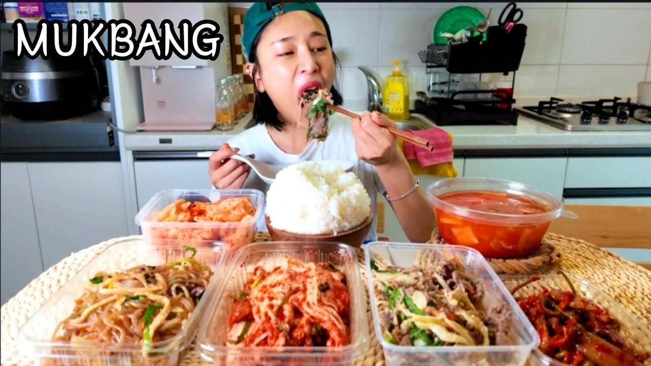 🌱 동네반찬에 🍚 고봉밥 잡채 소불고기 양념고추 양배추김치 물김치 겉절이김치 한식 집밥 먹방 Korean Food bulgogi & Kimchi Mukbang eating show