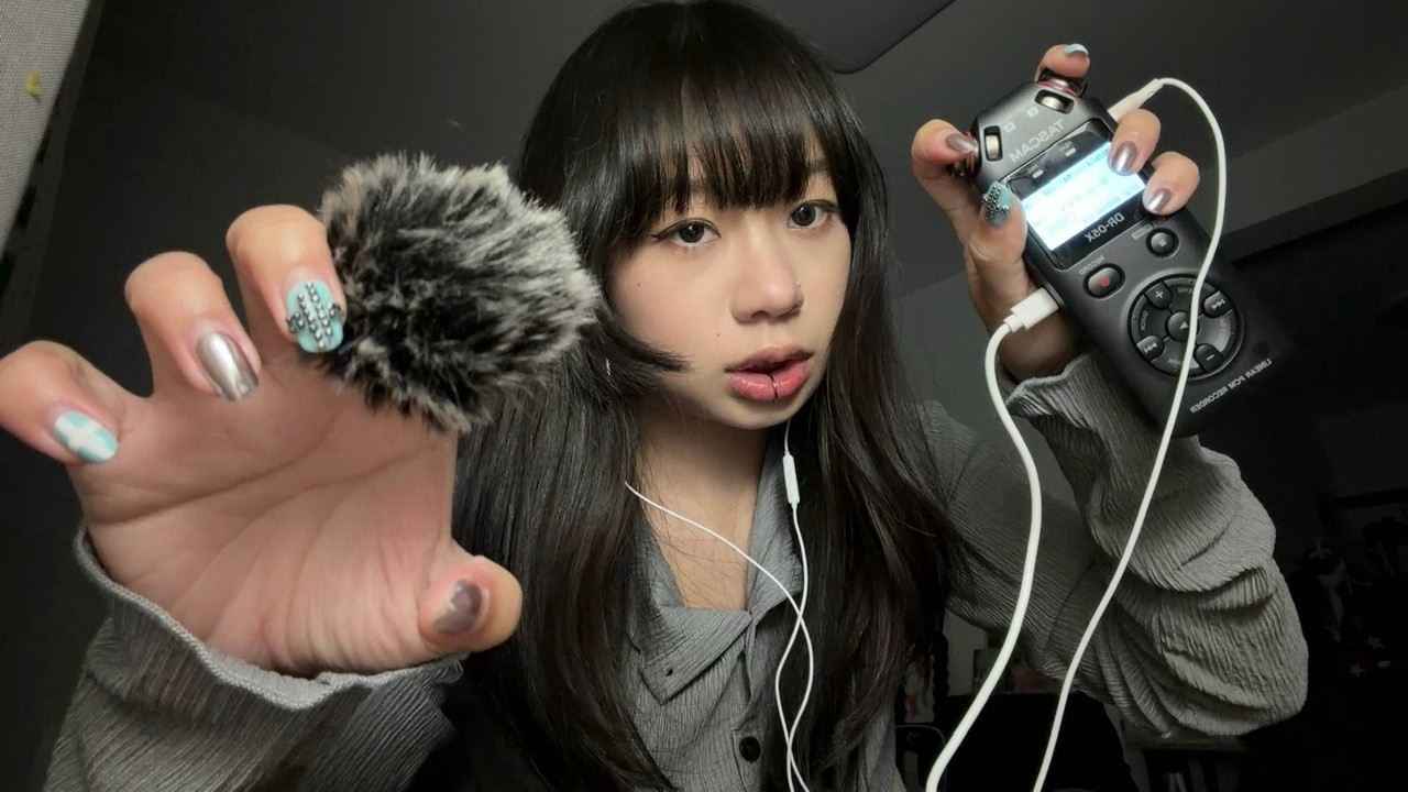 ASMR Tascam Spiders Crawling Up Your Back | mic tapping, scratching, whispering, hand movement