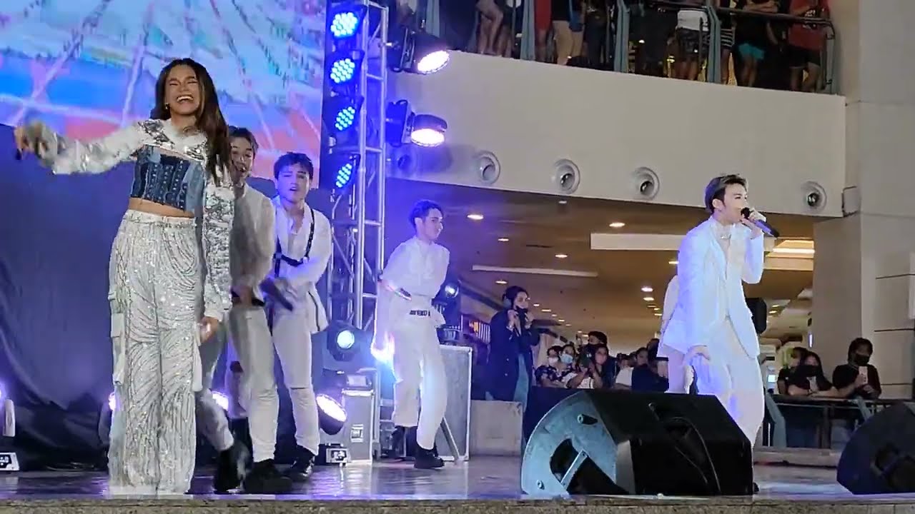 LUV IS - VXON & Zephanie Fancam - 230129 See The VXON Anniversary Concert, Trinoma Fan Boy Doll Arch