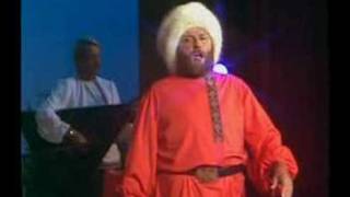 Video thumbnail of "Ivan Rebroff - Poljuschko Polje (Cossack Patrol)"