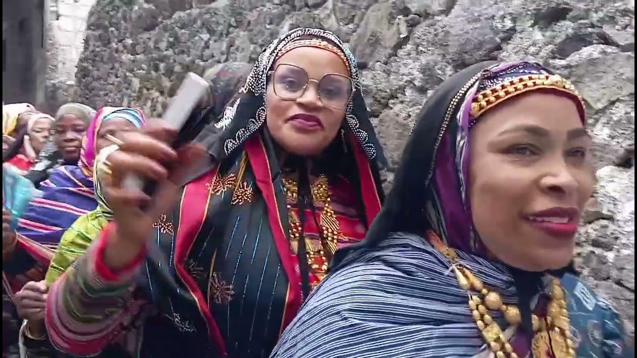 Dimbusso laho Wadzadze de Colonel Chanfiou Moindjie & Fatima Said Himidi Mbeni 