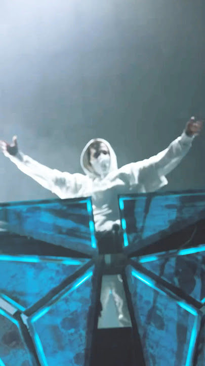 Never done this on stage before!  #alanwalker #spectre #welivewelovewelie #walkerworld #china
