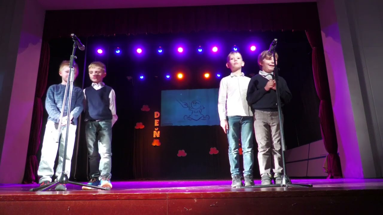 Spojená škola, Hradné námestie 38, Kežmarok - Vystúpenie prvého stupňa - Deň matiek - 1. a 2. ročník