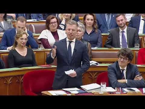 Miniszterelnöki viszontválasz – napirend előtt