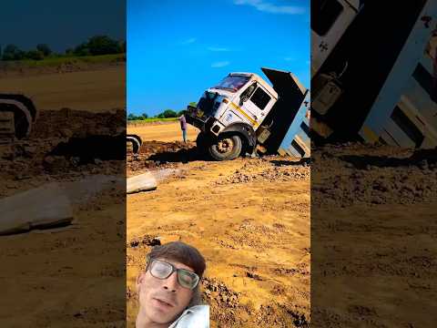 Trucks anousmant in accidents 😱 #media #automobile #legenderfortuner #duet #driver #tharvlogs