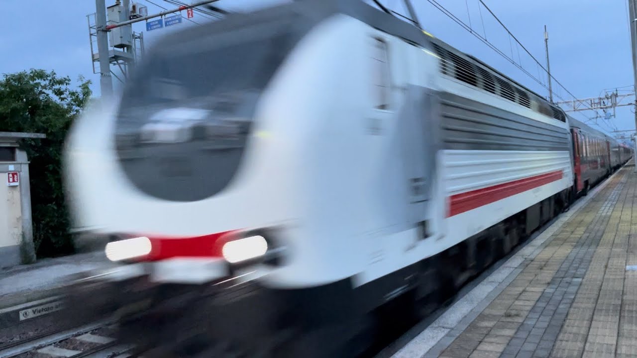 Passenger Train WB Flying Thru Basiliano Station in Basiliano Italy! 7 ...