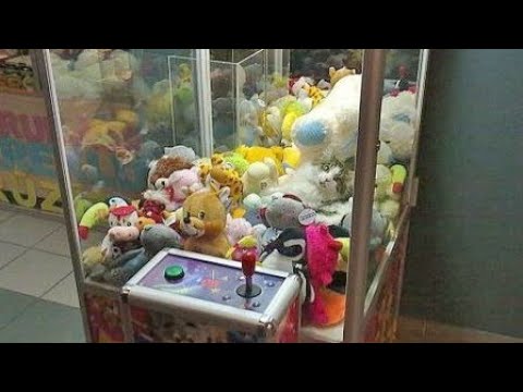 СКОЛЬКО МОЖНО ВЫТАЩИТЬ ИГРУШЕК ИЗ АВТОМАТА ЗА 50 ПОПЫТОК???!!! \ СМОТРИМ ВЫИГРЫШ!