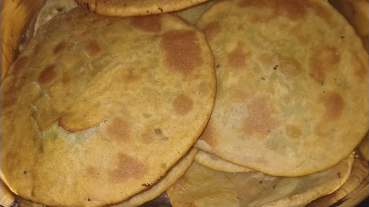 খুব কম সময়ে বাড়িতেই বানিয়ে ফেলুন কড়াইশুঁটির কচুরি