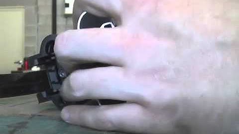 Thule AeroBlade Load Bar Demo by Rack Attack