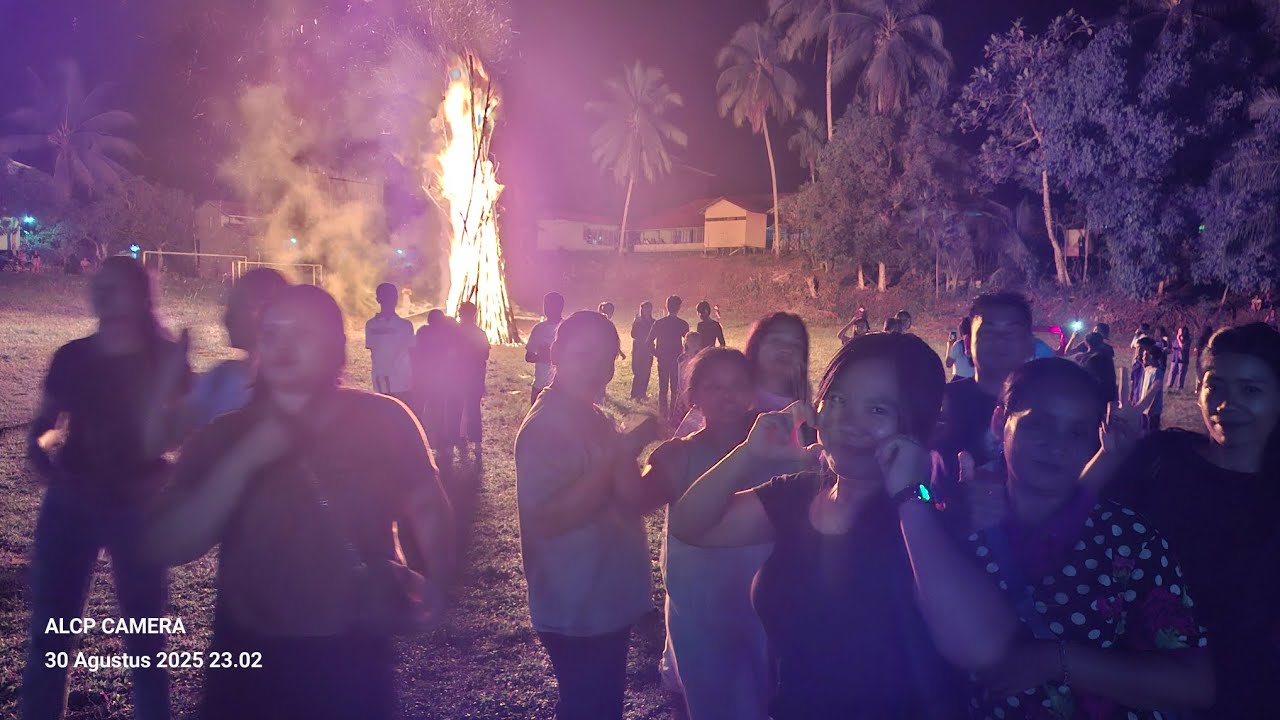 API UNGGUN MALAM PENUTUP MISI UMAT CP