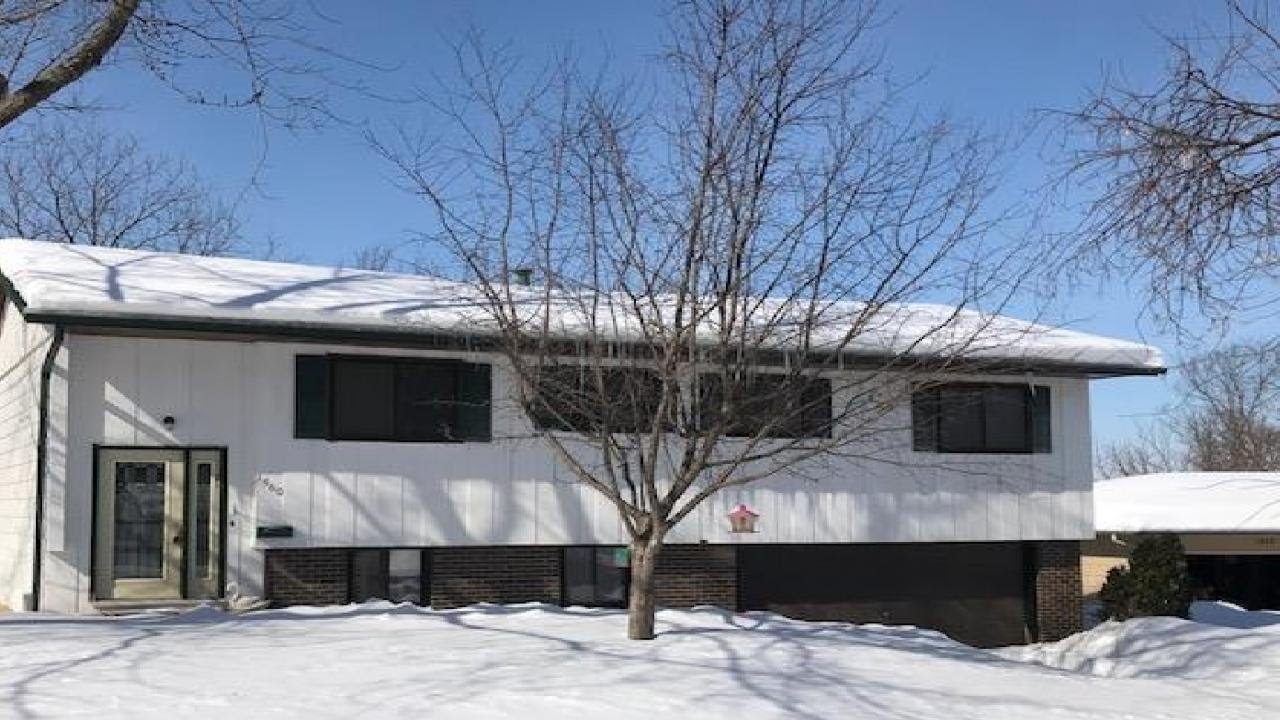 1560 Woodland Drive, Red Wing, MN Presented by Dann J Hodgin.