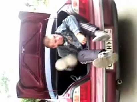 Связанная девушка в багажнике Связанная девушка в багажнике