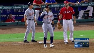 DET@TEX: Machado collects first hit of the season