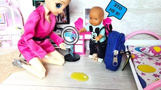 WHOSE PUDDLE IS THIS?Katya and Max are a funny family! Funny Barbie Dolls and LOL Darinelka TV