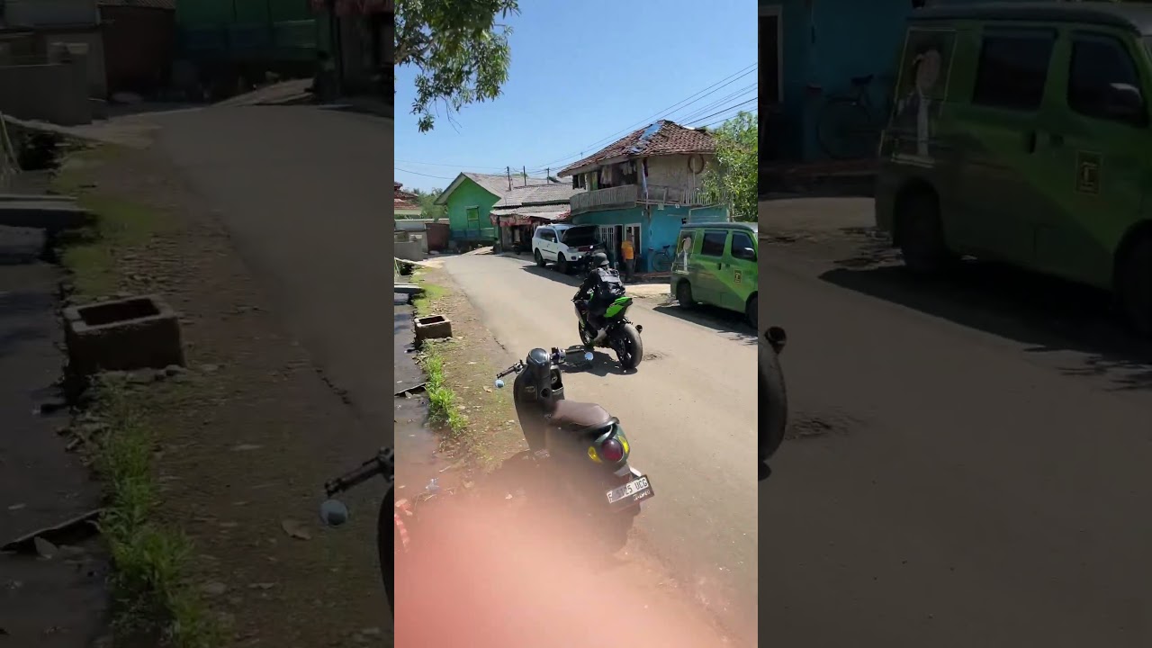 Uhh there's a zx 😱😱 #zx25r #fypシ゚viral - YouTube