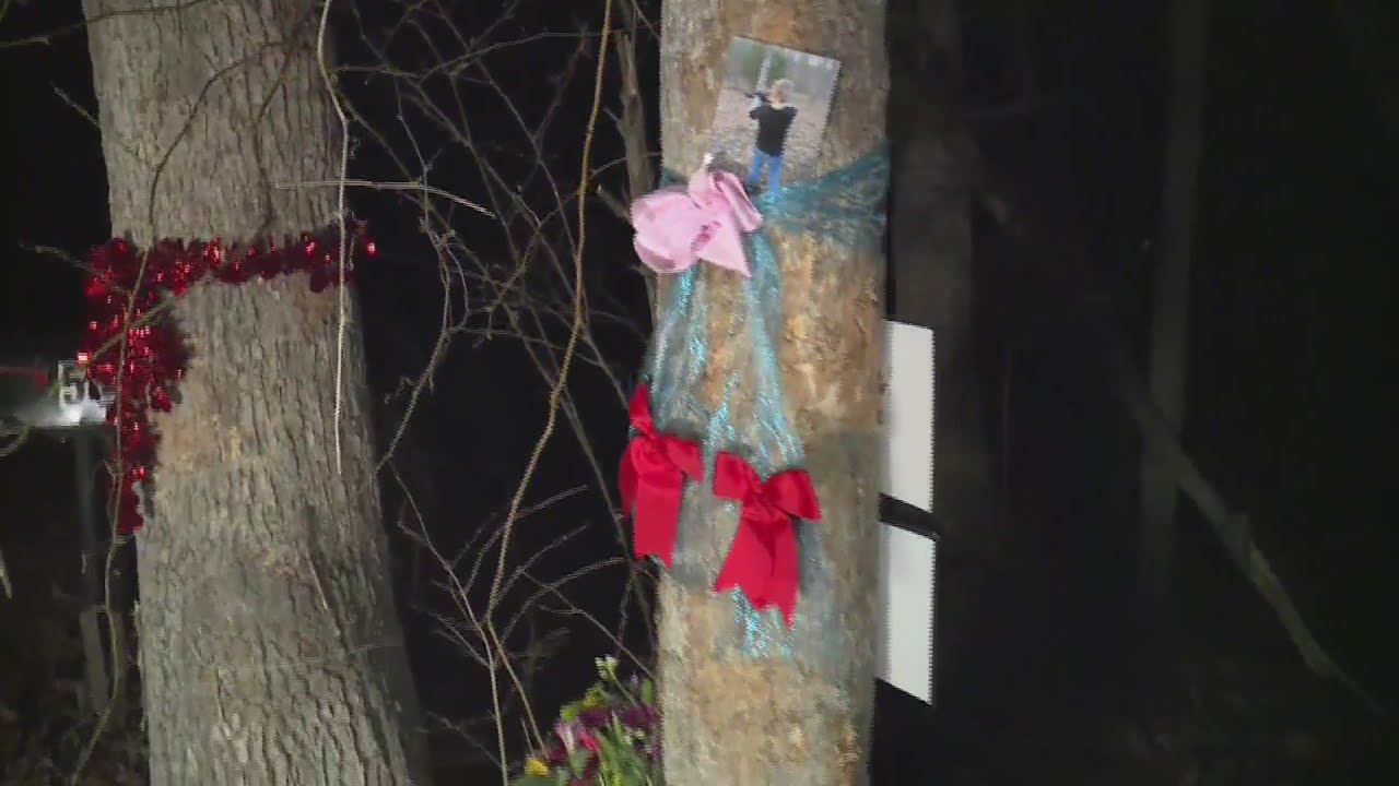 3 teens dead, 2 injured in rollover crash early Sunday morning - YouTube