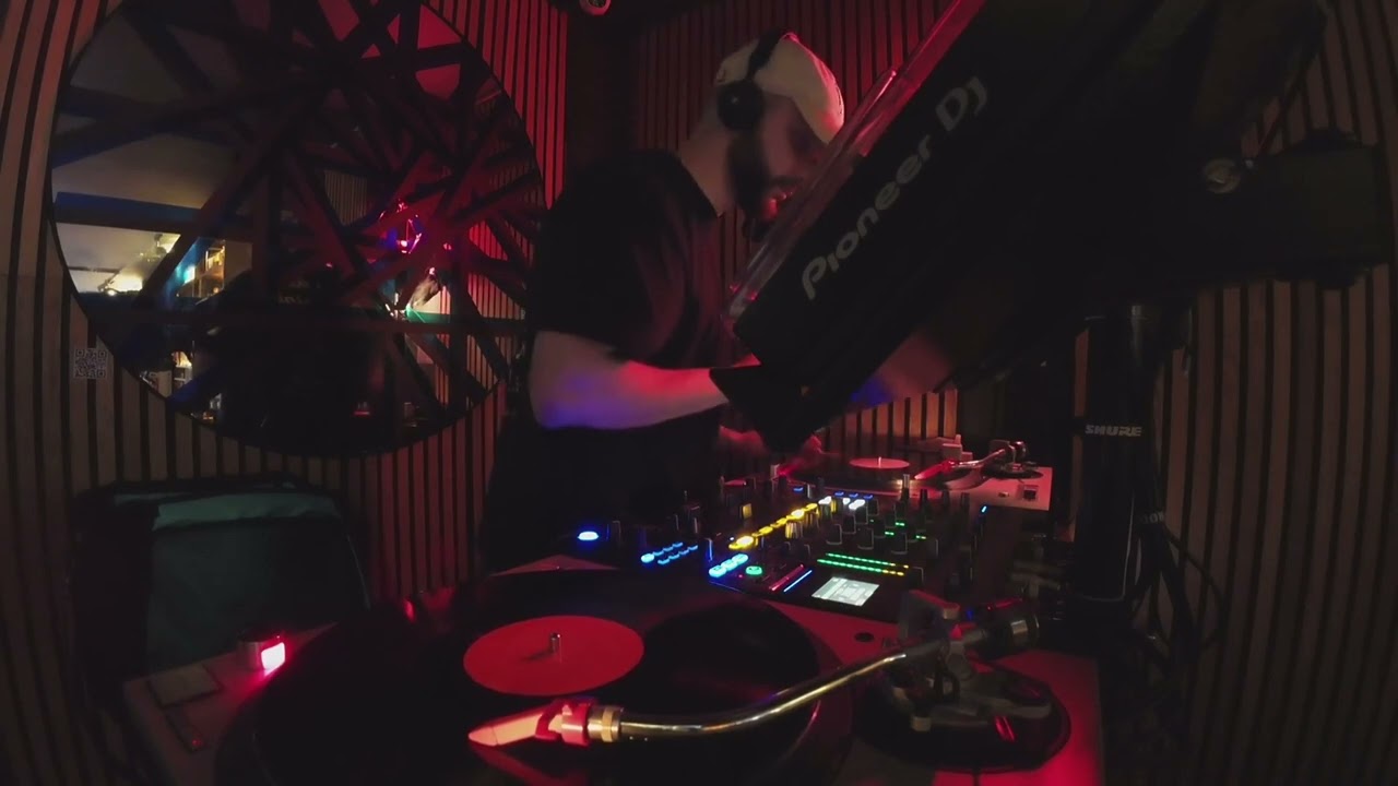 Echoes on Wax 006