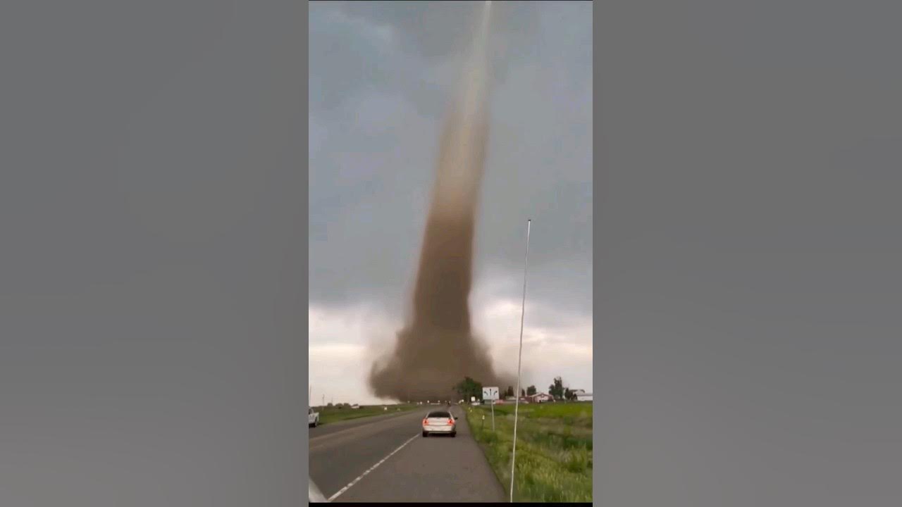 The Biggest Tornado In The World shorts tornado biggest storm the-biggest-tornado-in-the-world-shorts-tornado-biggest-storm
