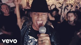 Video thumbnail of "Fozzy - Burn Me Out"