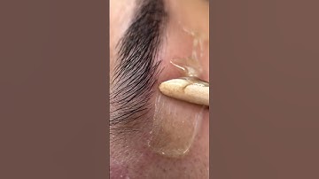 Applying Wax to the Eyebrows
