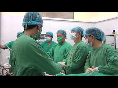 Video (VTC14)_Chuyển giao kỹ thuật mổ nội soi cho các tỉnh... - youtube