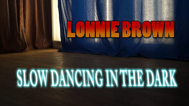Lonnie Brown Dancing to Joji's "Slow Dancing in th...