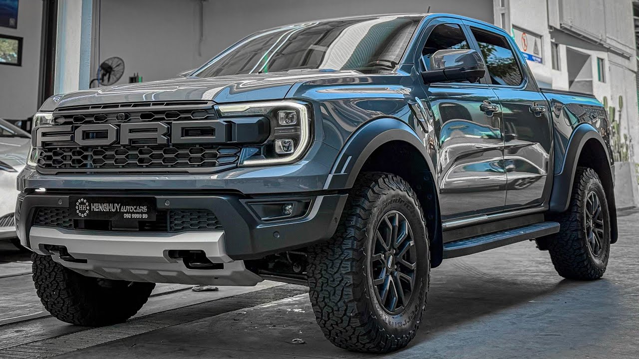 Пикап Ford Ranger Raptor 2026 года — детали интерьера и экстерьера.