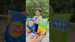 Advika Ko Uncle Chips Pasand Hain