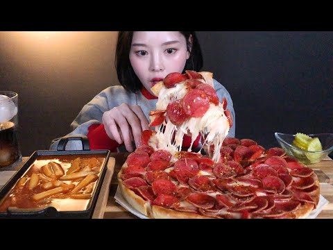 ENG SUB)Pepperoni pizza with cheese bomb and spicy tteokbokki mukbang ASMR Korean Eating Show