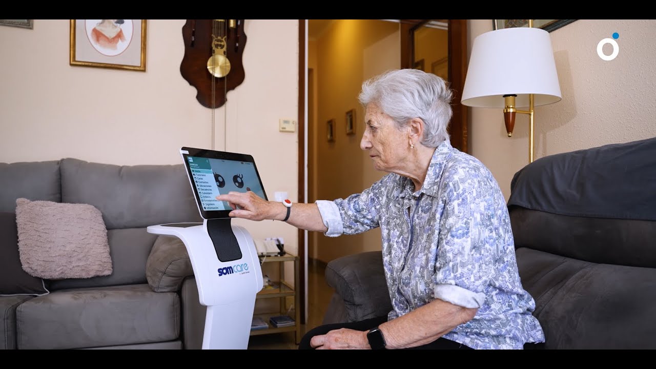 Cómo es convivir con un robot social: testimonio real con Temi en Barcelona