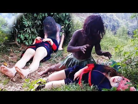 Primitive life / wild life / The jungle monster abducts a beautiful ethnic girl
