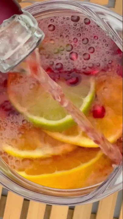 Rosé Sangria is the perfect summer drink 🥂