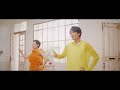 クミコ&井上芳雄、パパイヤ鈴木振り付けでダンス! 「小さな手」MV公開