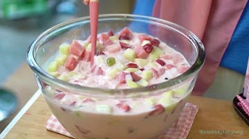 Thumbnail of MINUMAN KEKINIAN! RESEP ES BUAH KOREAN STRAWBERRY YANG MUDAH DAN LEZAT!